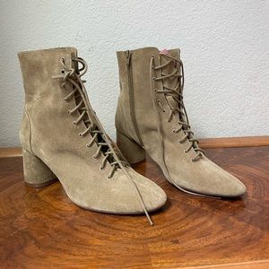 Beige 90s Suede Lace Up Ankle Boots // Zara Trafaluc // Size 39 Women’s 8